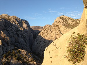 Wąwóz ze szczytu Kuk od Pascetnice