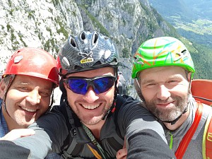 Z rąsi musi być :)