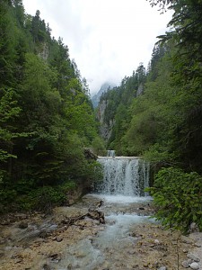 Przepiękne wodospady "Martuljśki Slapovi" w okolicy Kranskiej Gory