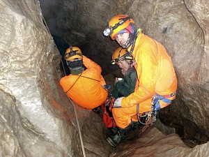 Jask. Miętusia - syfon w Wielkich Kominach